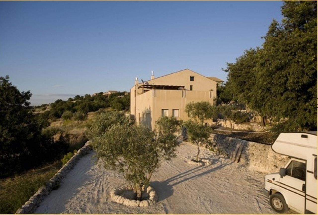 Casa Vacanze Modicarte Exteriör bild